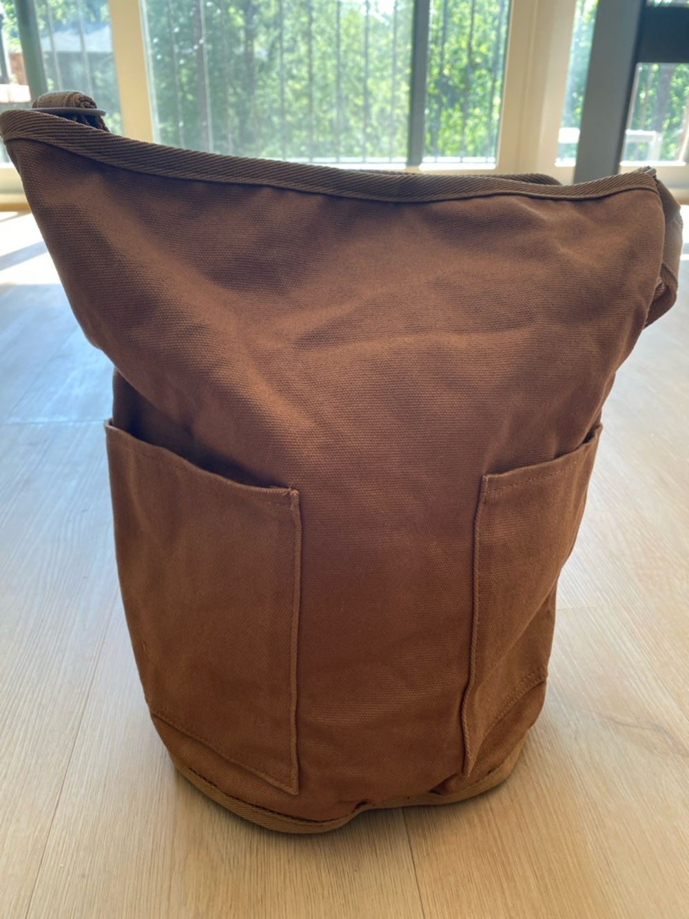 Everlane Canvas Shoulder Bag in Brown